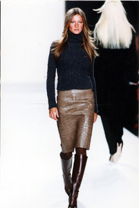 3_ralph-lauren-fw-2000-4_html.thumb.JPEG.f7c3bf7241dfbff101a6ae058b2bb163.JPEG