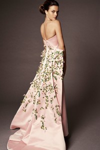 40-zac-posen-spring-18.thumb.jpg.8c2b0ad90e51f52c8e04cf6324936001.jpg