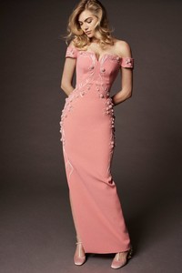 43-zac-posen-spring-18.thumb.jpg.2af60fb3783f508cdf78da8ff4db6917.jpg