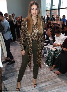 443C2C6000000578-4881042-Moving_up_Thylane_Blondeau_sat_front_row_at_the_Michael_Kors_sho-m-98_1505325759650.thumb.jpg.348460d77c73704c287a51cc8a76c8d3.jpg