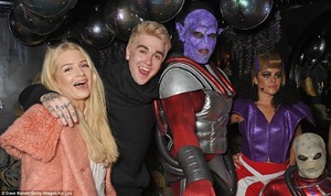 4475705200000578-4898160-Party_pals_Lottie_joined_forces_with_Gabriel_Kane_Day_Lewis_the_-a-12_1505813876146.jpg