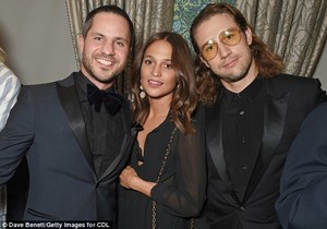 44B673C200000578-0-image-m-6_1506378548941.thumb.jpg.3724a20f01a2e34605c1c2f44f4c2357.jpg