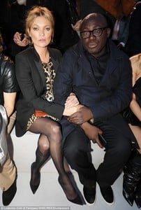 44BEE3A700000578-4922902-Posing_up_a_storm_Kate_Moss_and_her_pal_Edward_Enninful_were_nat-a-184_1506462365439.jpg