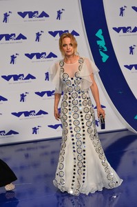 50122202_picturepub-mena-suvari-028.jpg