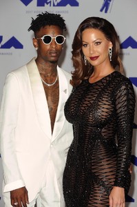 50331682_hqcelebcorner-4.jpg