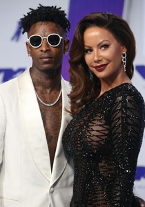 50331726_hqcelebcorner-7.jpg