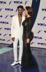 50332995_hqcelebcorner-61.jpg
