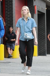 50632107_elle-fanning-9.jpg