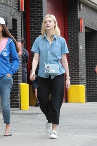 50632156_elle-fanning-19.jpg