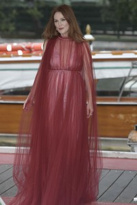 50636335_julianne-moore-296333425.jpg