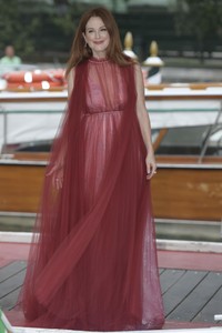 50636363_julianne-moore-296333436.jpg