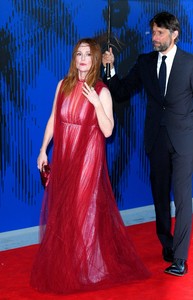 50636430_julianne-moore-296333453.jpg