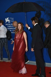 50636488_julianne-moore-296333469.jpg