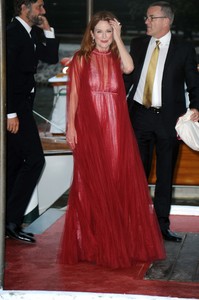 50636519_julianne-moore-296333475.jpg