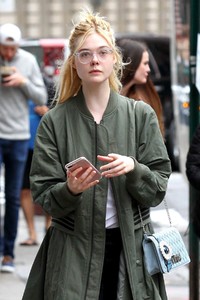 50708545_elle-fanning-15.jpg