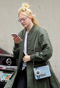 50708552_elle-fanning-17.jpg