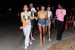 50765650_kaia_gerber_04092017_06.jpg