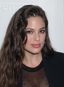 50949156_picturepub-ashley-graham-003.jpg