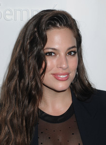 50949160_picturepub-ashley-graham-004.jpg