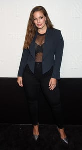 50949277_picturepub-ashley-graham-025.jpg