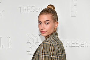 50950079_picturepub-hailey-baldwin-025.jpg