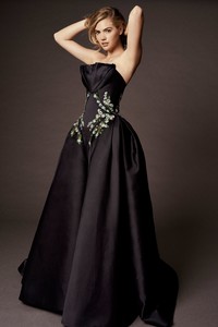 51-zac-posen-spring-18.thumb.jpg.d0c70f1878552edd1d69b220f019dcb0.jpg