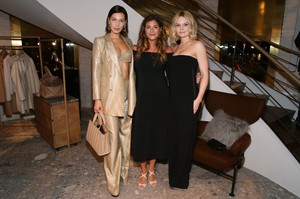 51112915_picturepub-bella-hadid-008.thumb.jpg.19891023f4f58c3a2b86d2d087d3938d.jpg