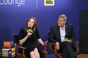 51298342_julianne-moore-002.jpg