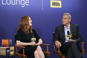 51298377_julianne-moore-006.jpg