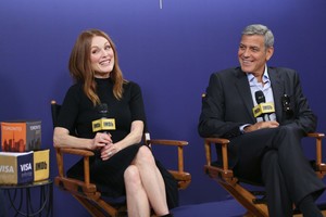 51298393_julianne-moore-010.jpg
