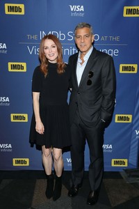 51298403_julianne-moore-011.jpg