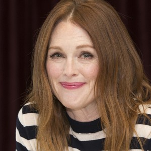 51328083_julianne-moore-021.jpg