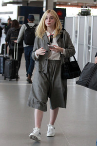 51329817_elle-fanning-5.jpg