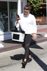 51470672_lea-michele-17.jpg