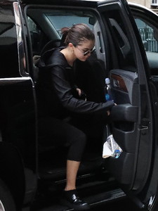 51471800_selena-gomez-54.jpg