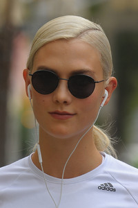 51472346_karlie-kloss-12.jpg