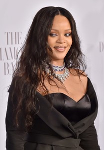 51612776_13_picturepub_rihanna.jpg