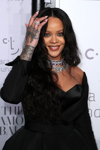 51612787_21_picturepub_rihanna.jpg