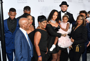 51616831_rihanna-21.jpg