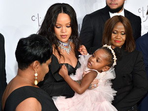 51616841_rihanna-25.jpg