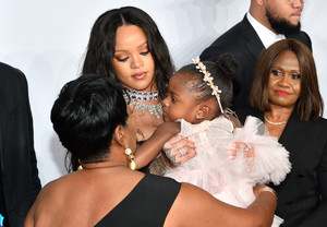 51616844_rihanna-27.jpg