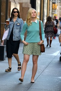 51693914_elle-fanning-17.jpg