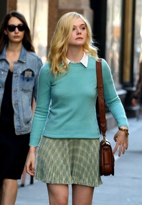 51694027_elle-fanning-19.jpg