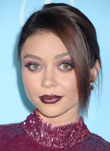 51724837_sarah-hyland_picturepub-11.jpg