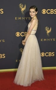 51889609_kiernan-shipka_pictuepub-1.jpg