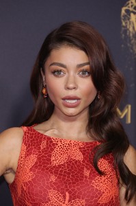 51892313_sarah-hyland_picturepub-022.jpg