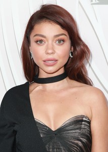 51947055_picturepub_sarah-hyland-011.jpg