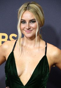 51948139_shailene-woodley-6.jpg