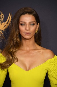 51950832_angela-sarafyan-1.jpg