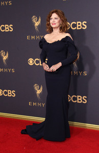 51951661_susan-sarandon-attends-the-69th-annual-primetime-emmy-awards-at-microsoft-thea.jpg